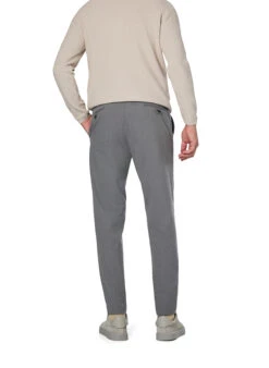 Bugatti, Bundfaltenhose, Mikrofaser-Stretch, Grau Meliert -Herrenausstatter Verkaufe 449479 norm2
